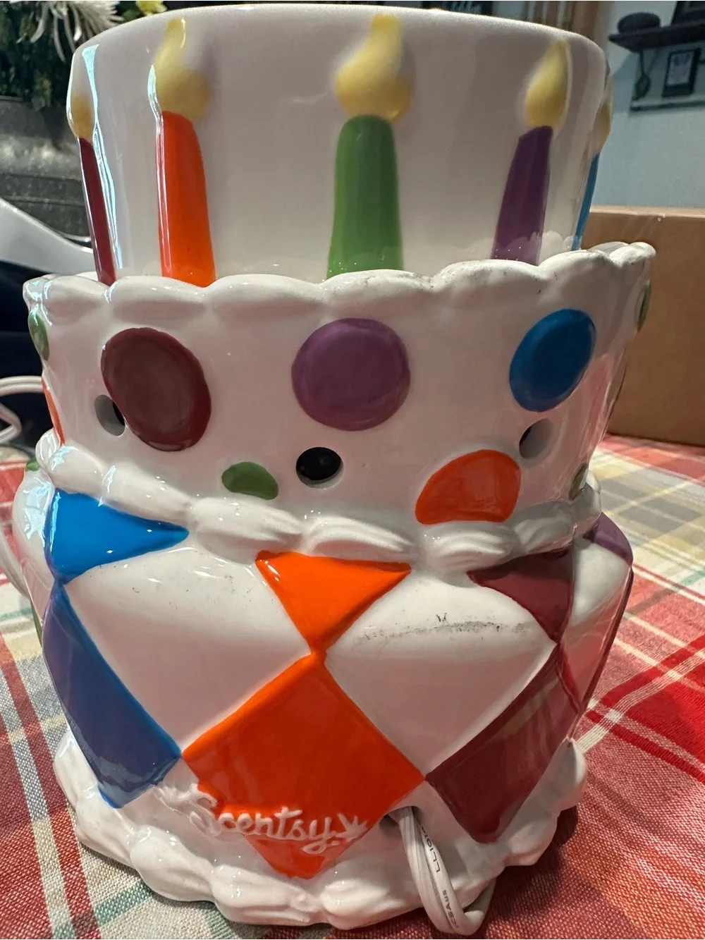 Scentsy Birthday Cake warmer